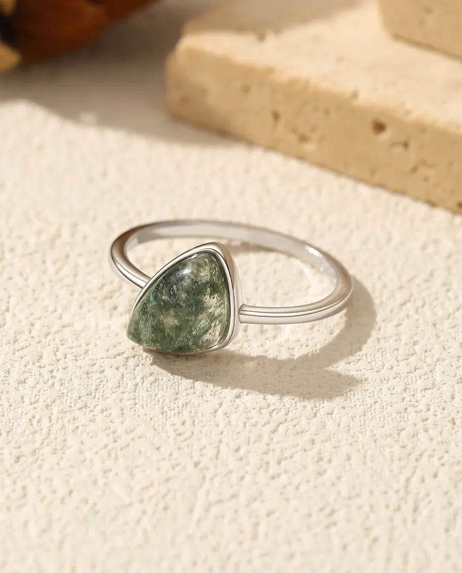 Anello Agata Muschiata Triangolo con Castone, Fascia Sottile 1,4 mm in Argento 925, Impilabile