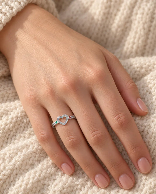 Anello con Pietre Portafortuna Personalizzato 2, 4 o 6 Nomi - anello di famiglia impilabile a cuore aperto con nomi incisi e pietre simulate, rodiato