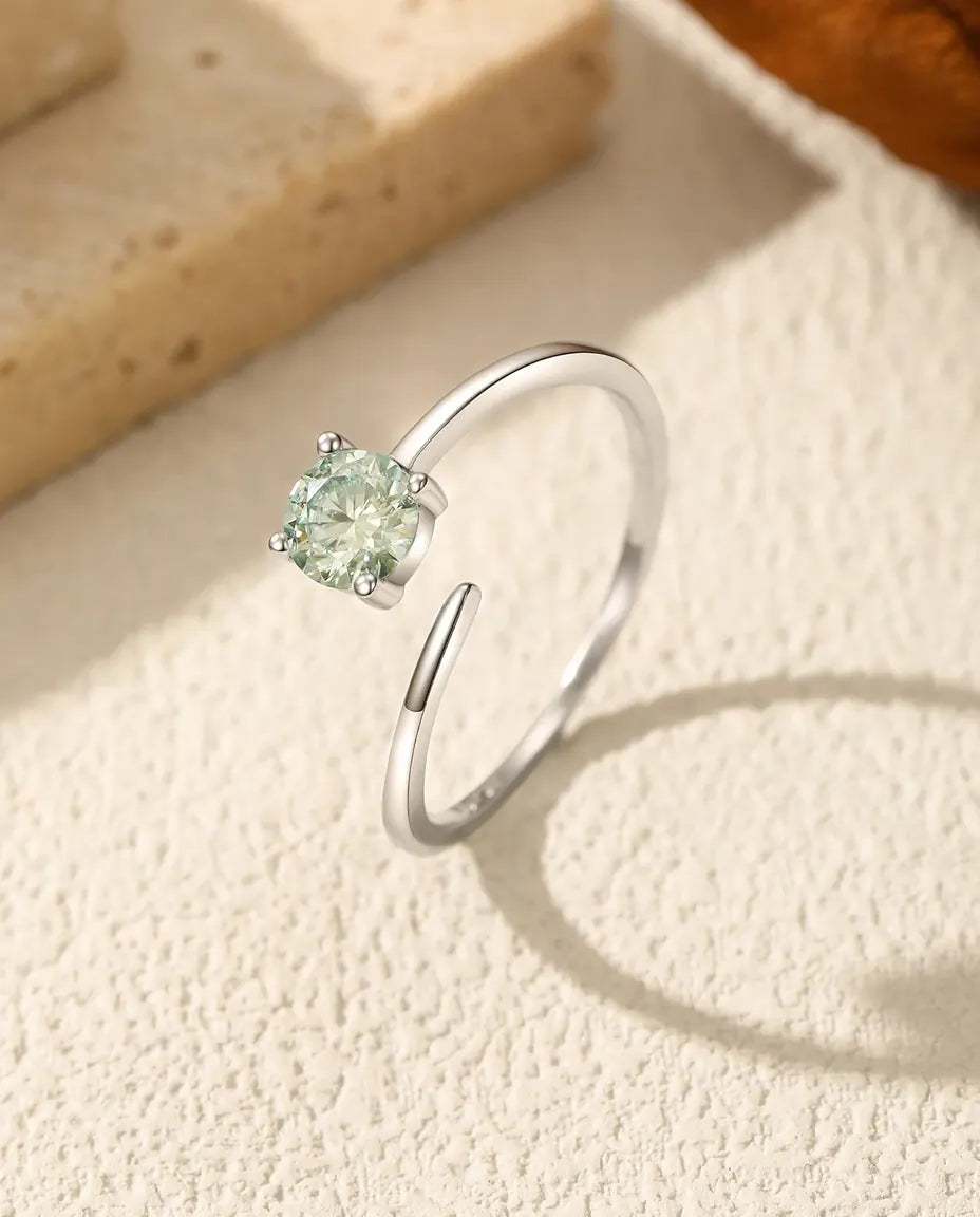 Anello Moissanite Verde 0,5 ct – Solitario con Gambo Aperto Regolabile in Argento 925