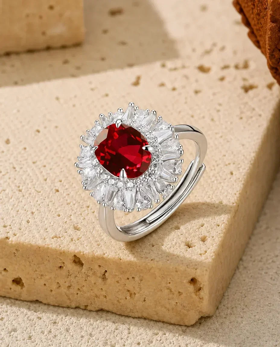 Anello Rubino Ovale 6x8 mm con Halo Raggiante in Argento 925 – Pietra di Nascita di Luglio