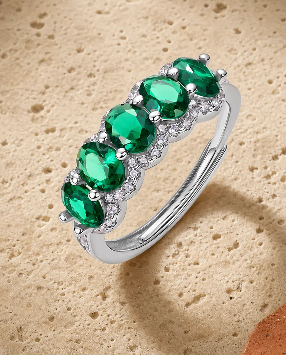 Anello Smeraldo Cinque Pietre Ovali Creato in Laboratorio – Halo Graduati, Argento 925 Regolabile