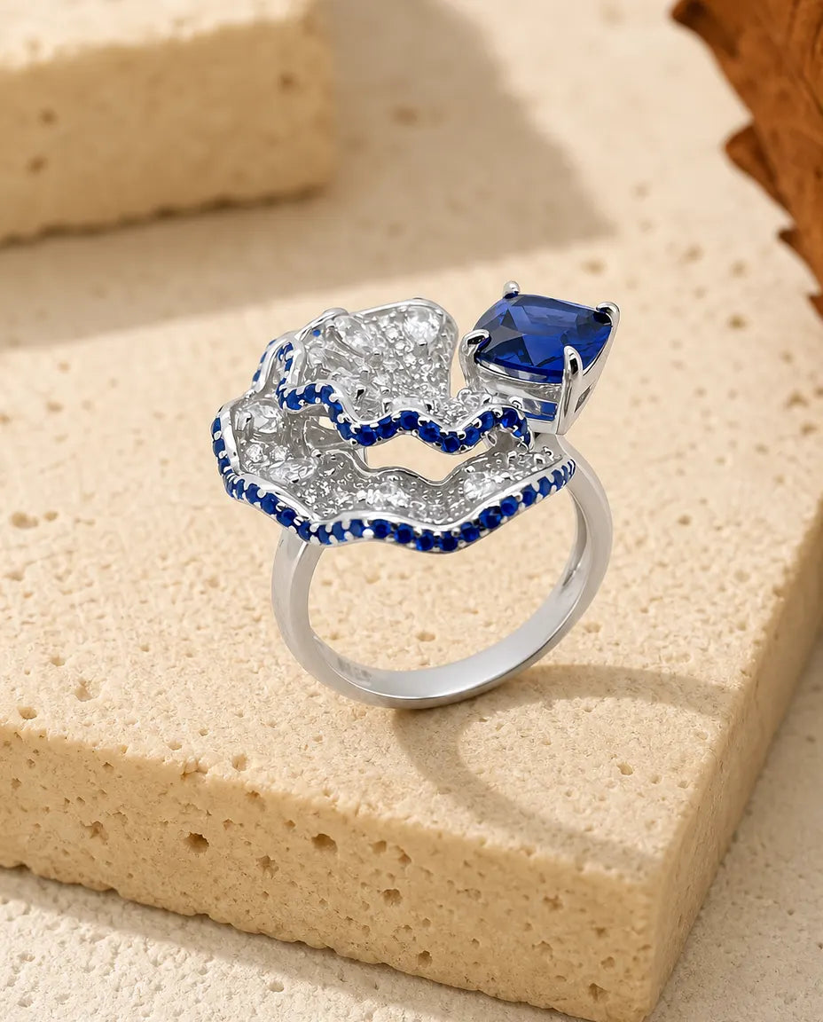 Anello Zaffiro – Cocktail a Ventaglio Pavé con Zaffiro Blu Creato in Laboratorio, Argento 925