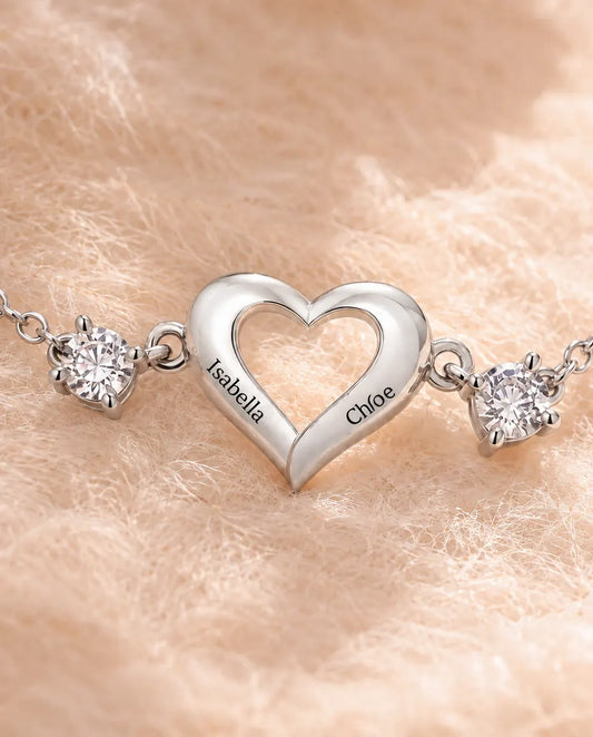 Bracciale Personalizzato con 2 Pietre e 2 Nomi - cuore aperto e due pietre portafortuna, regolabile, rodiato