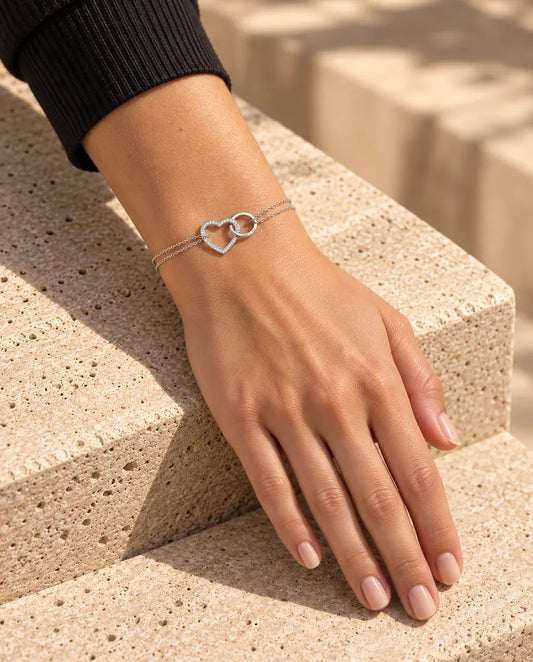 Bracciale Inciso in Argento 925 - indossato da una modella