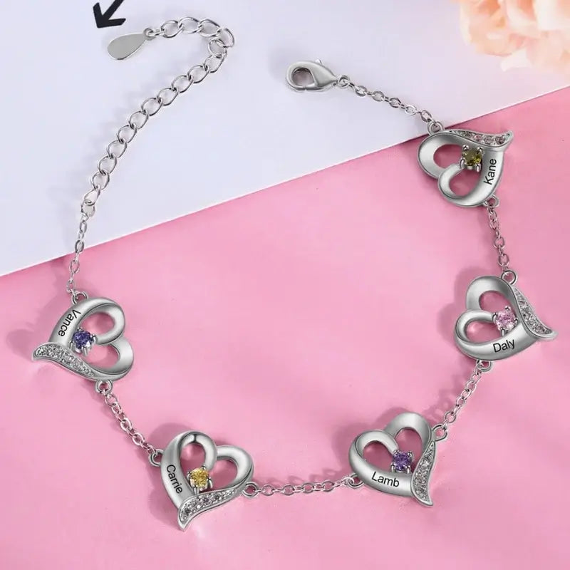Bracciale Personalizzato con Ciondolo a Cuore – Fino a 5 Nomi Incisi e Pietre di Nascita
