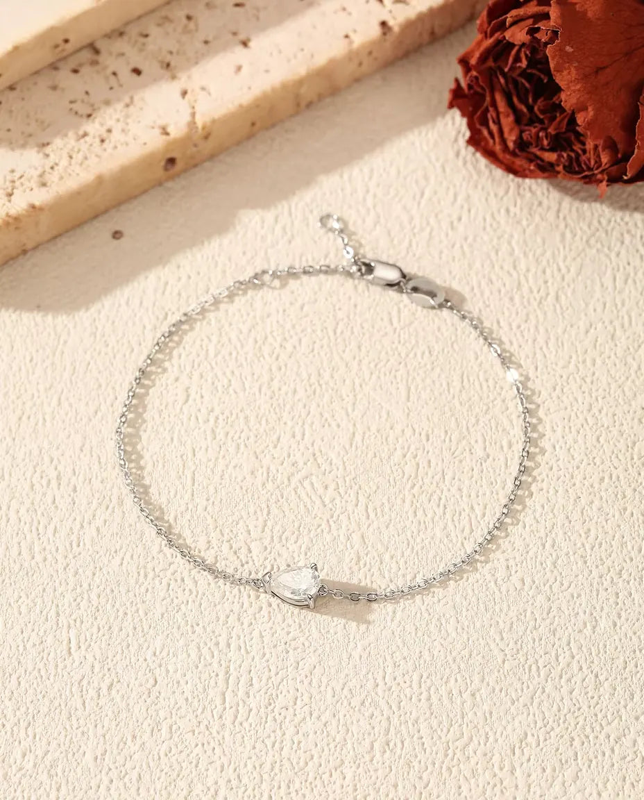 Bracciale con Moissanite a Goccia - 0,80 ct colore D, 5 x 7 mm, catenina fine da 16+3 cm in argento 925