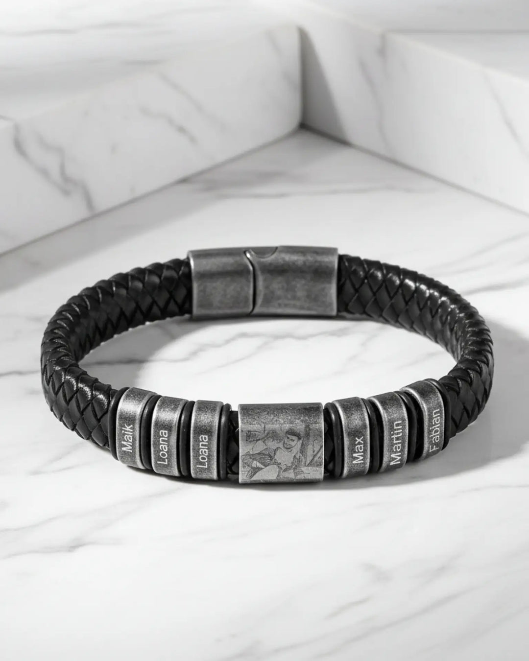 Bracciale Uomo Personalizzato – Pelle Intrecciata con Foto Incisa e 2-5 Nomi in Acciaio Inox