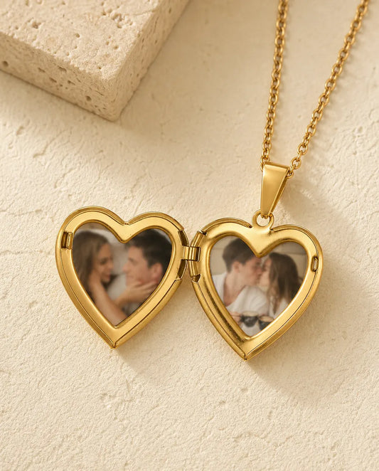 Collana Portafoto Cuore in Madreperla o Abalone per 2 Foto, Ciondolo Apribile con Incisione, Oro o Argento
