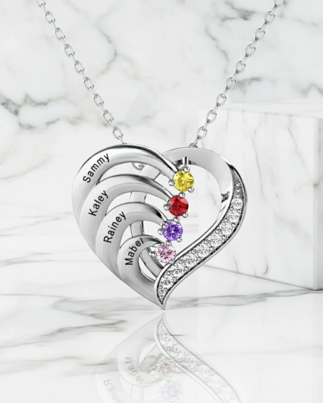 Collana Personalizzata in Argento 925 – Ciondolo a Cuore con 4 Nomi Incisi e 4 Pietre di Nascita