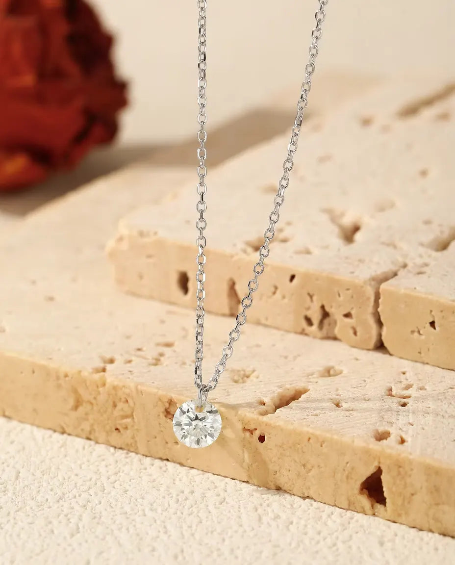 Collana Moissanite Punto Luce in Argento 925 – Pendente Taglio Brillante da 0,1, 0,3 o 0,5 Carati, Collana Sottile da Tutti i Giorni
