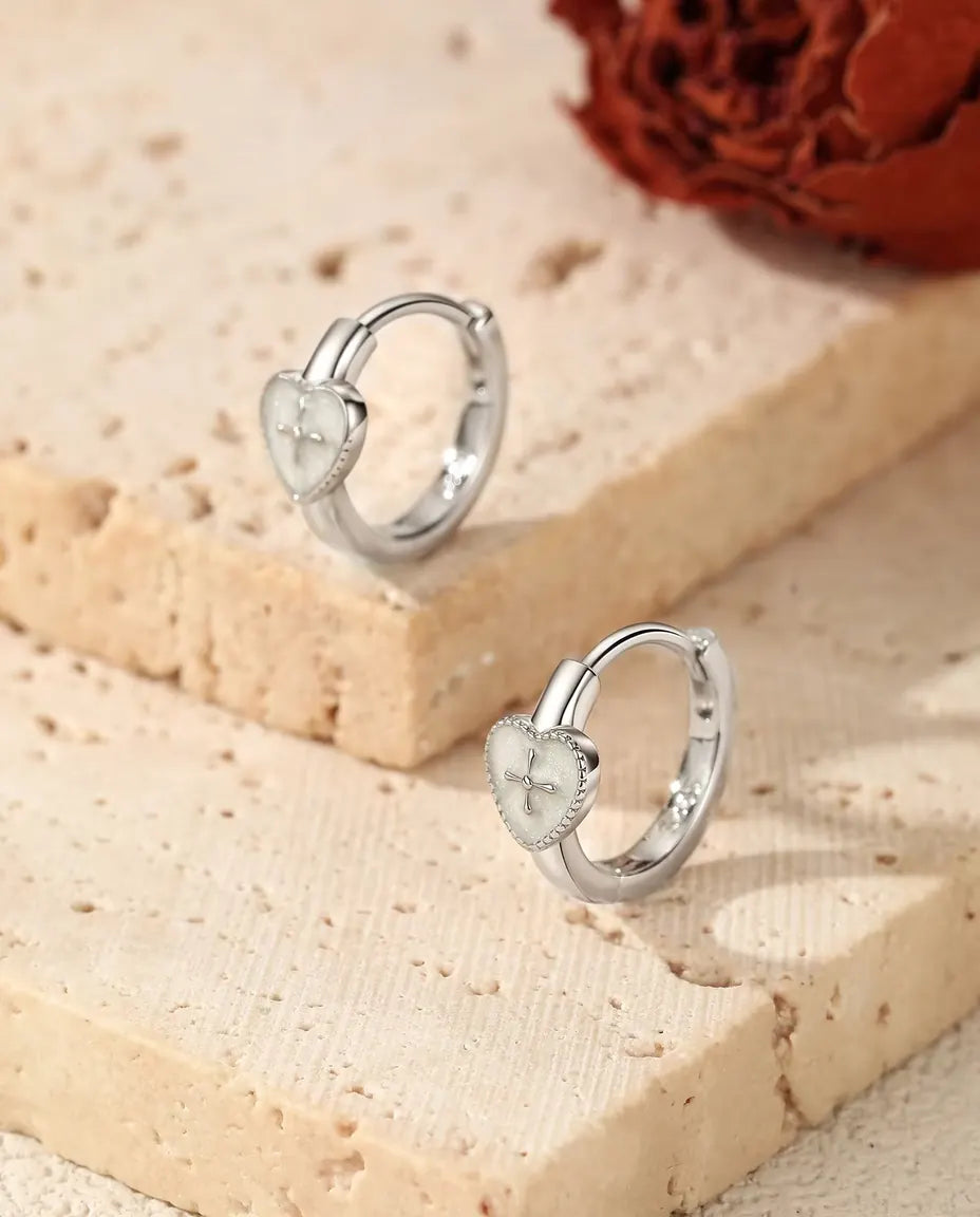 Orecchini a Cerchio con Cuore e Croce - cuore bianco perlato 5,5 x 6 mm, cerchio da 12,5 mm, argento 925
