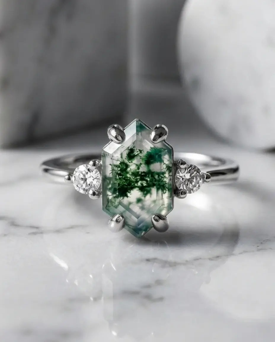 Anello Agata Muschiata Esagono 5x10 mm – Trilogy con Zirconi, Fascia Aperta Regolabile, Argento o Oro