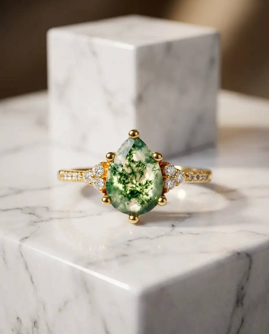 Anello Agata Muschiata a Goccia 6x8 mm, Argento 925 o Placcato Oro con Spalle Pavé di Zirconi