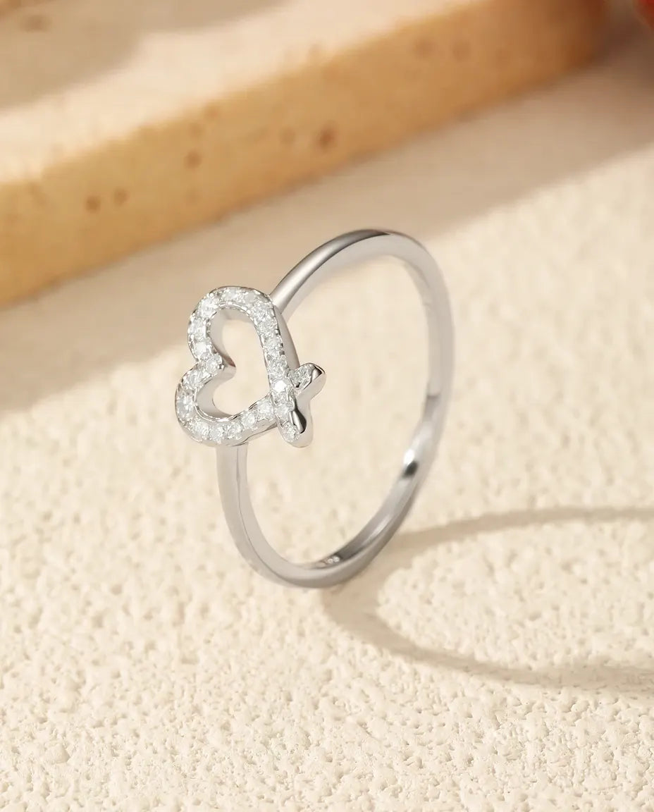 Anello Cuore Traforato Moissanite Pavé – Argento 925, Anello Promessa Sottile e Impilabile
