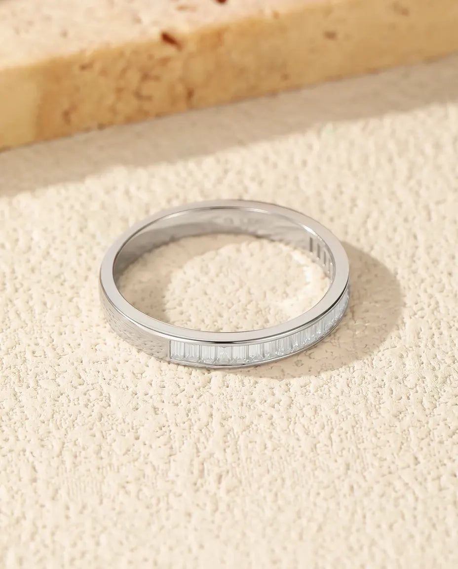 Anello Eternity Moissanite Baguette – 21 Pietre Colore D a Binario, Argento 925, Fedina Impilabile