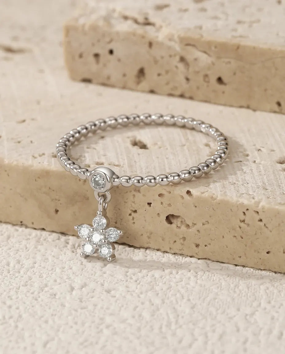 Anello Moissanite a Margherita – Pendente Mobile Colore D su Fascia Perlinata, Argento 925
