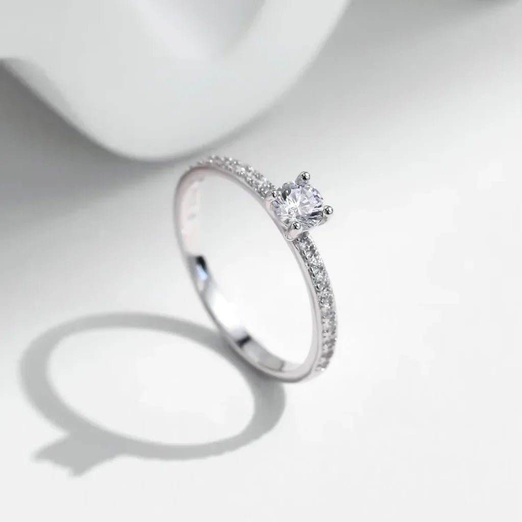 Anello Moissanite Taglio Quadrato 0,30 ct in Argento 925, Colore D VVS1, Anello di Fidanzamento