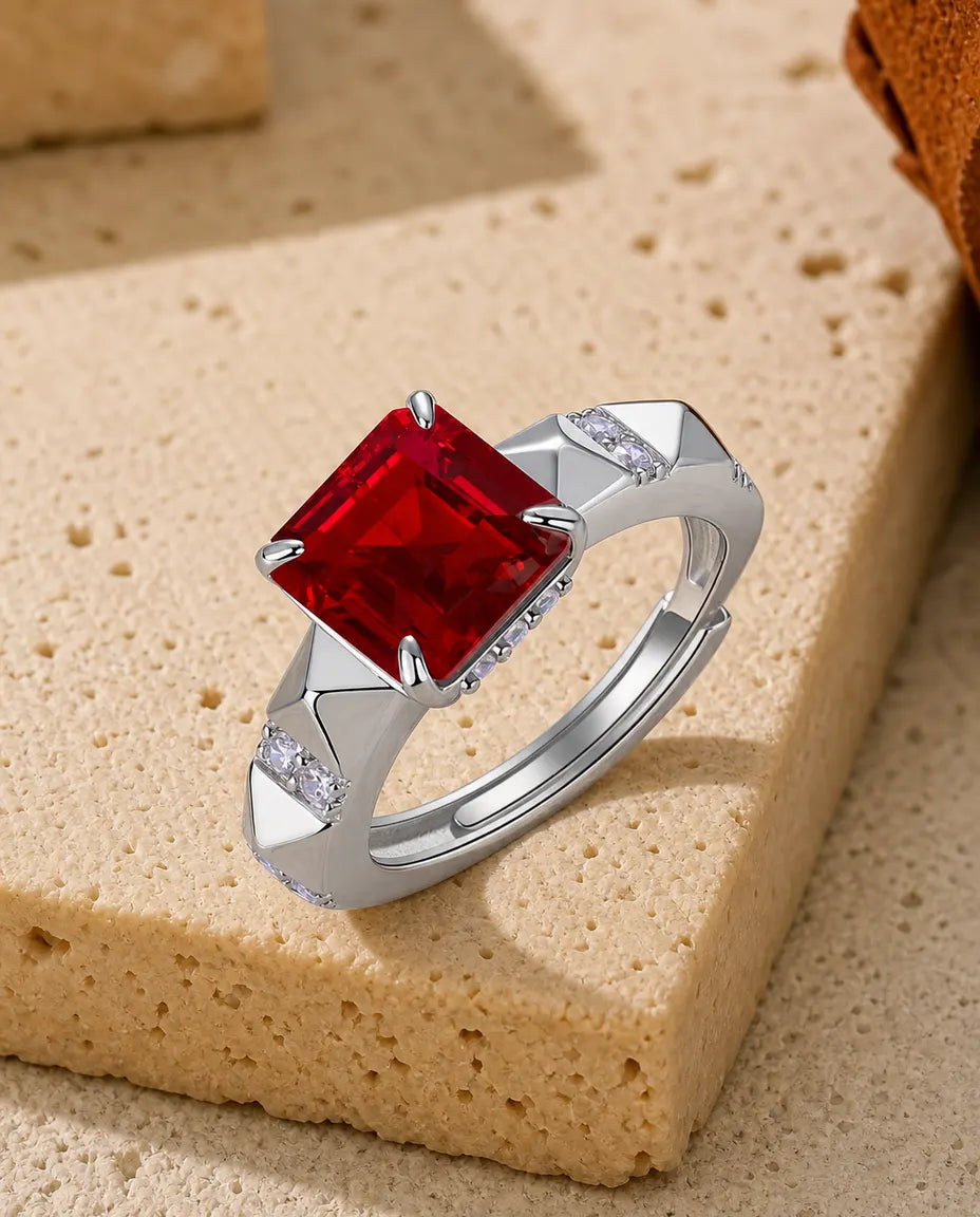 Anello Rubino Quadrato 8x8 mm Creato in Laboratorio, Fascia Geometrica Art Déco in Argento 925 Regolabile
