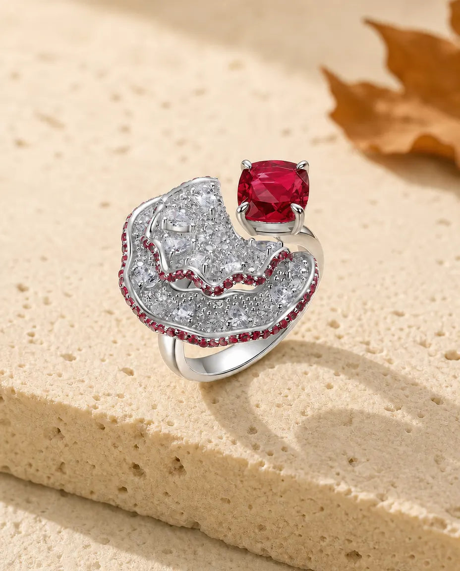 Anello Rubino su Ventaglio Pavé – Anello Cocktail in Argento 925, Pietra di Nascita di Luglio