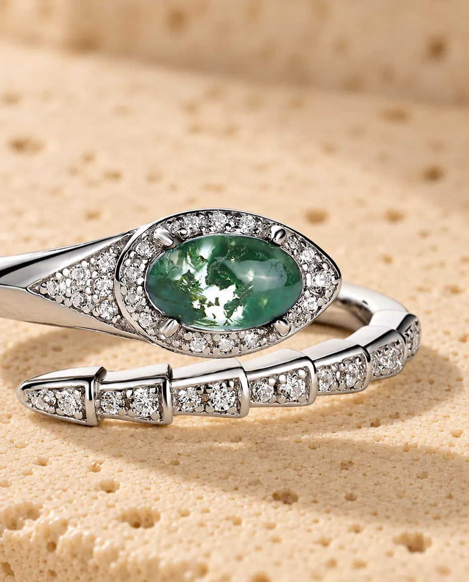 Anello Serpente Agata Muschiata in Argento 925 - primo piano dell’agata muschiata e della sua montatura