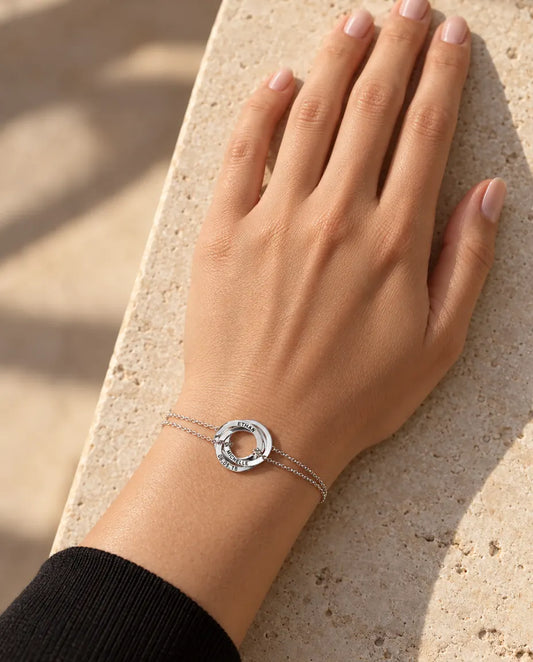 Bracciale Personalizzato Donna - indossato da una modella