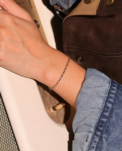 Bracciale Catena Forzatina in Argento 925 - indossato al polso, vista laterale