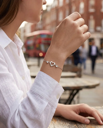 Bracciale Personalizzato con 2 Pietre e 2 Nomi - cuore aperto e due pietre portafortuna, regolabile, rodiato