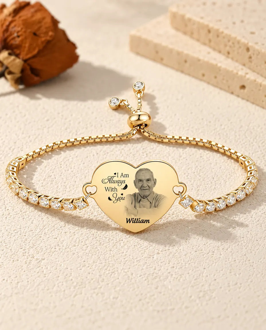 Versione dorata del bracciale tennis personalizzato con cuore e foto incisa
