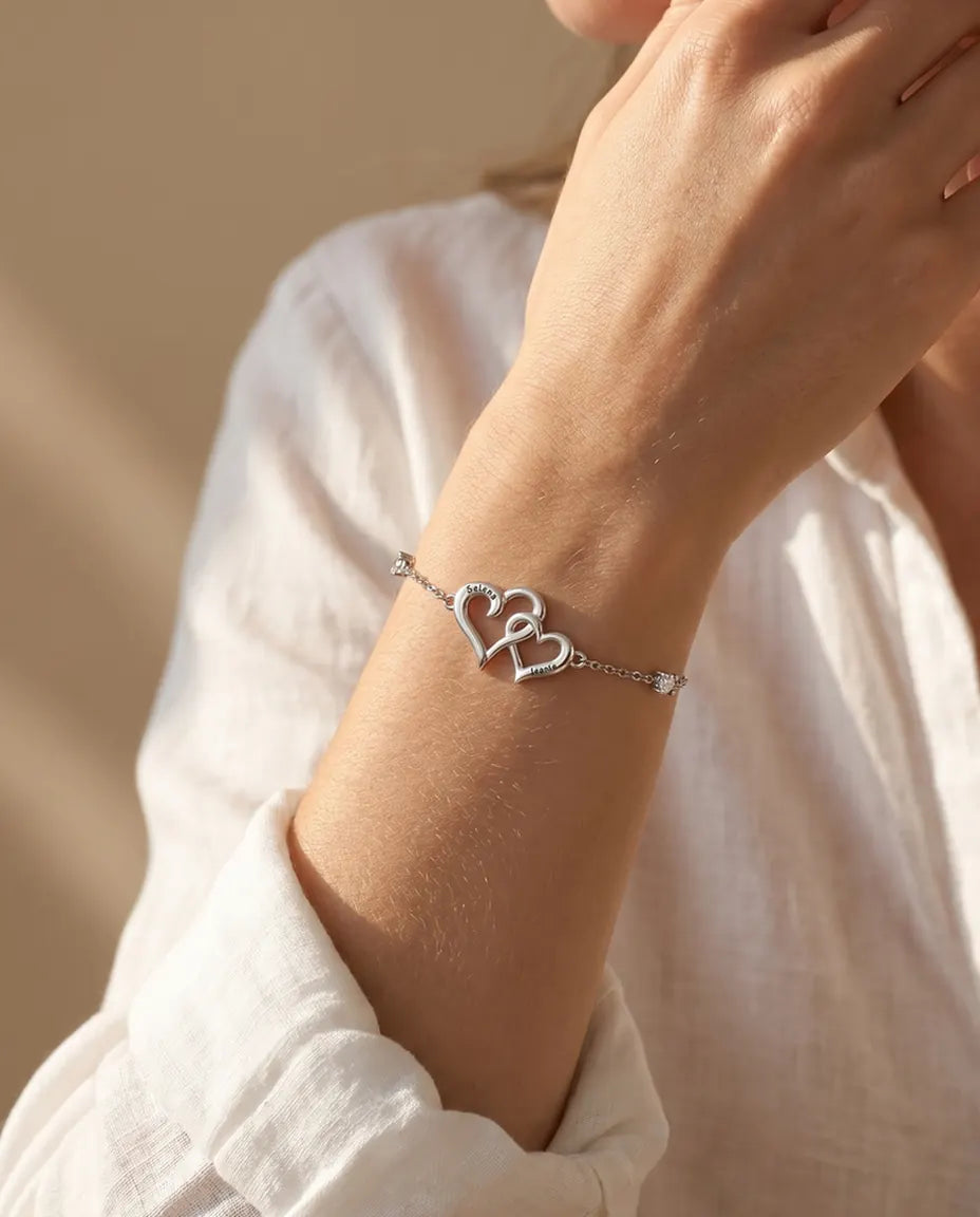 Bracciale Doppio Cuore Personalizzato 2 Nomi - cuori intrecciati e due pietre portafortuna, regolabile