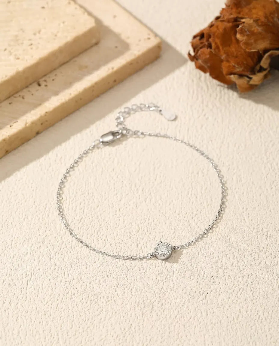 Bracciale con moissanite - pietra tonda da 0,30 ct in castone perlato su catena sottile in argento 925, 16 + 3 cm