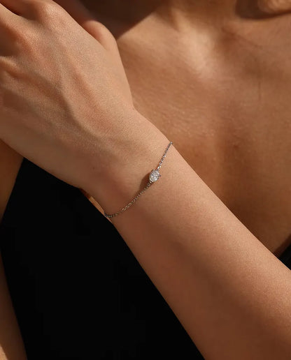 Bracciale con Moissanite a Goccia - 0,80 ct colore D, 5 x 7 mm, catenina fine da 16+3 cm in argento 925