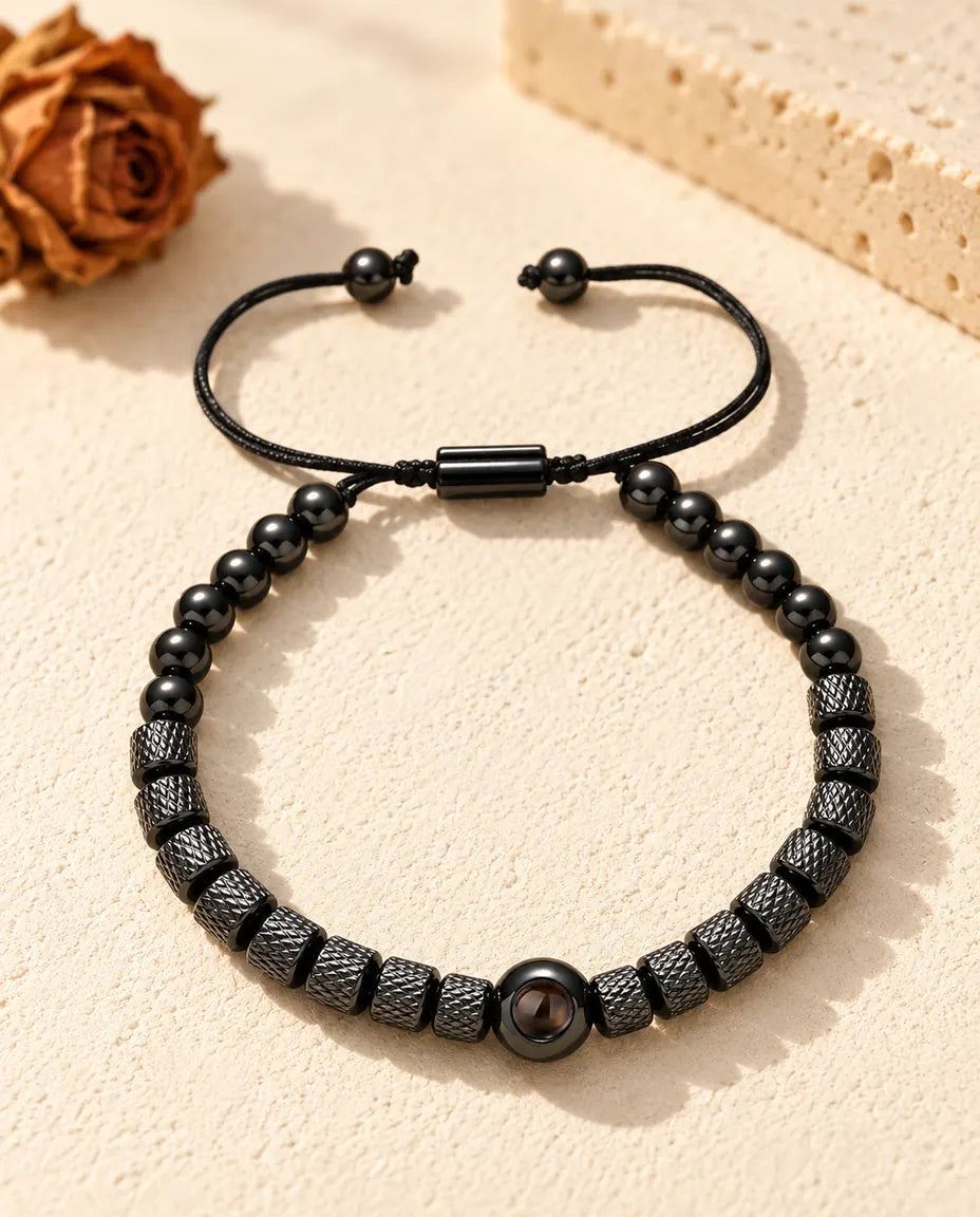 Bracciale di perline unisex nero con foto dentro, passante scorrevole e perline tonde terminali
