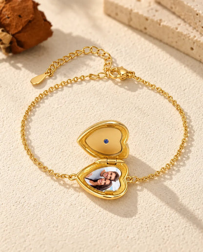 Bracciale portafoto a cuore aperto, una foto nella base e coperchio dorato liscio