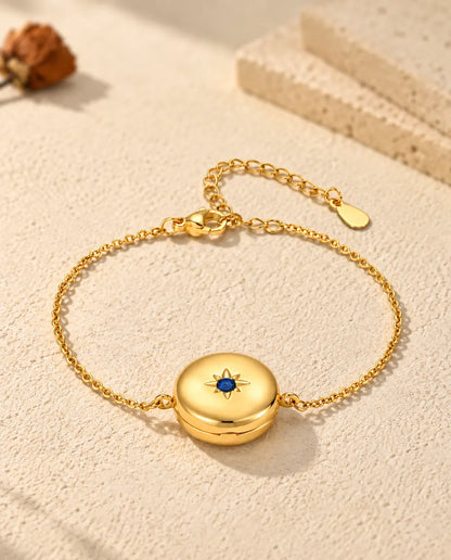 Bracciale portafoto tondo color oro personalizzato, pietra di nascita incastonata in una stella