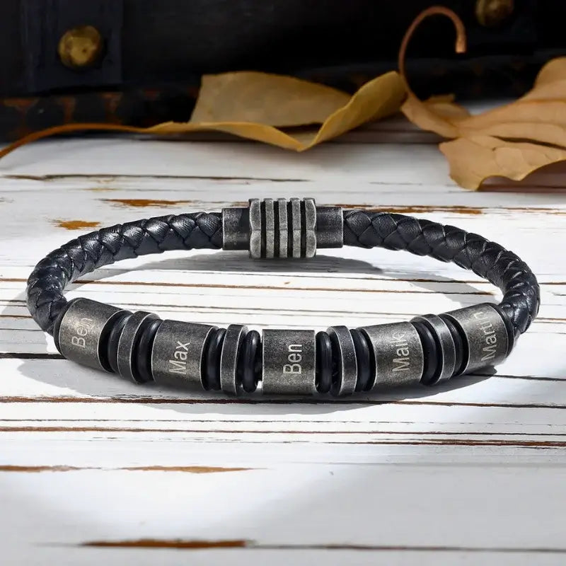 Bracciale Uomo Inciso – Cuoio Nero Intrecciato con Fino a 5 Perline in Acciaio con Nomi, Regalo per Papà