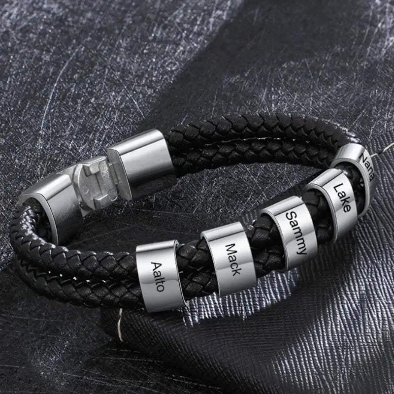 Bracciale Uomo Inciso in Cuoio Nero con 1-8 Perle in Acciaio e Nomi – Regalo per Papà