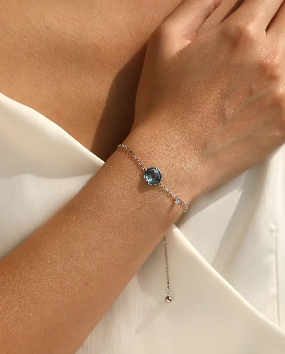Bracciale con Zircone Blu - taglio scacchiera 8 mm su catena forzatina con chiusura scorrevole, argento 925
