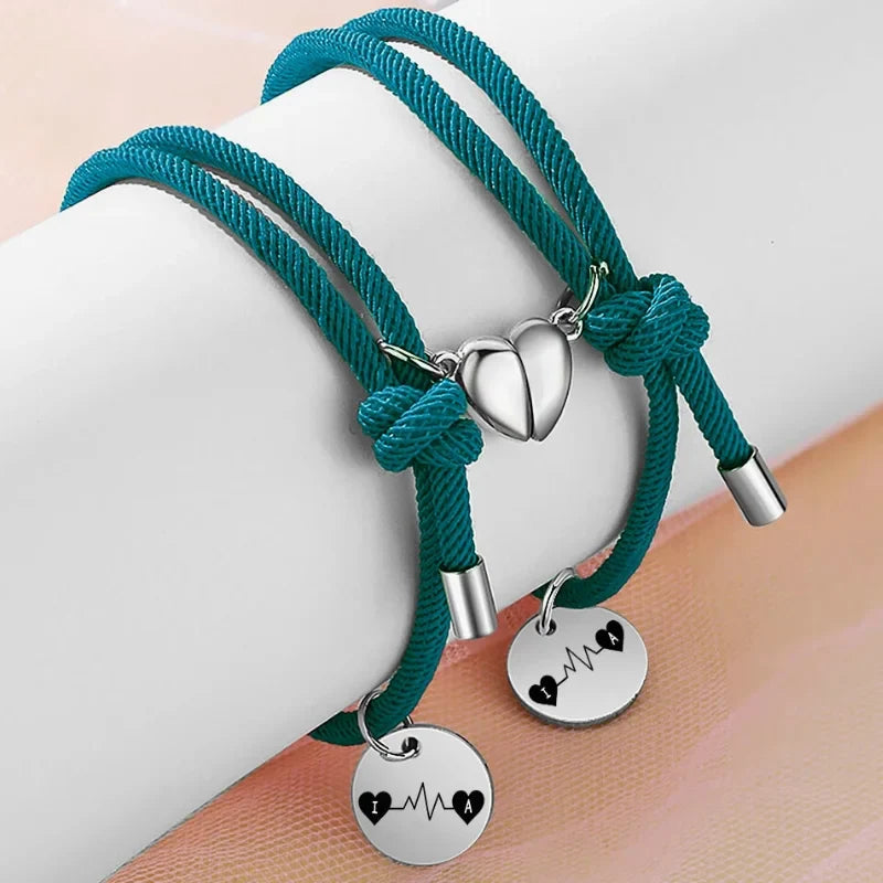 Bracciali di Coppia Battito del Cuore – Set Magnetico con Iniziali Incise, Acciaio Inox, 2 Pezzi