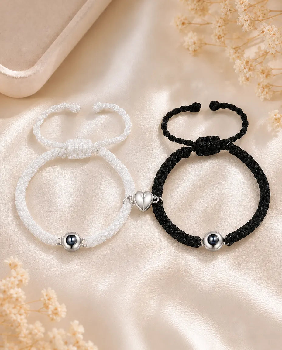 Bracciali di Coppia con Foto Dentro – Set da 2 con Mezzo Cuore Magnetico e Cordino Intrecciato