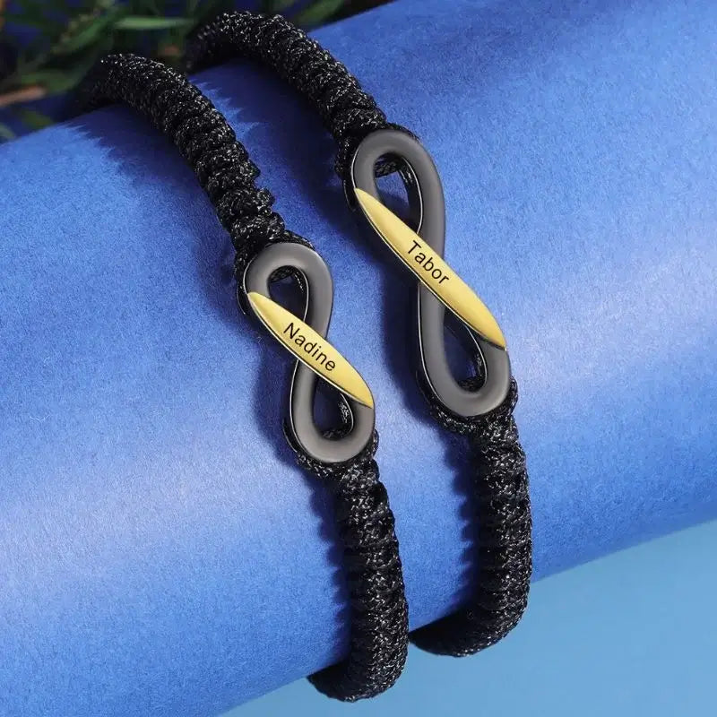 Bracciali di Coppia Infinito Neri con Nome Personalizzato – Set da 2 Regolabili, Regalo per Lei e Lui