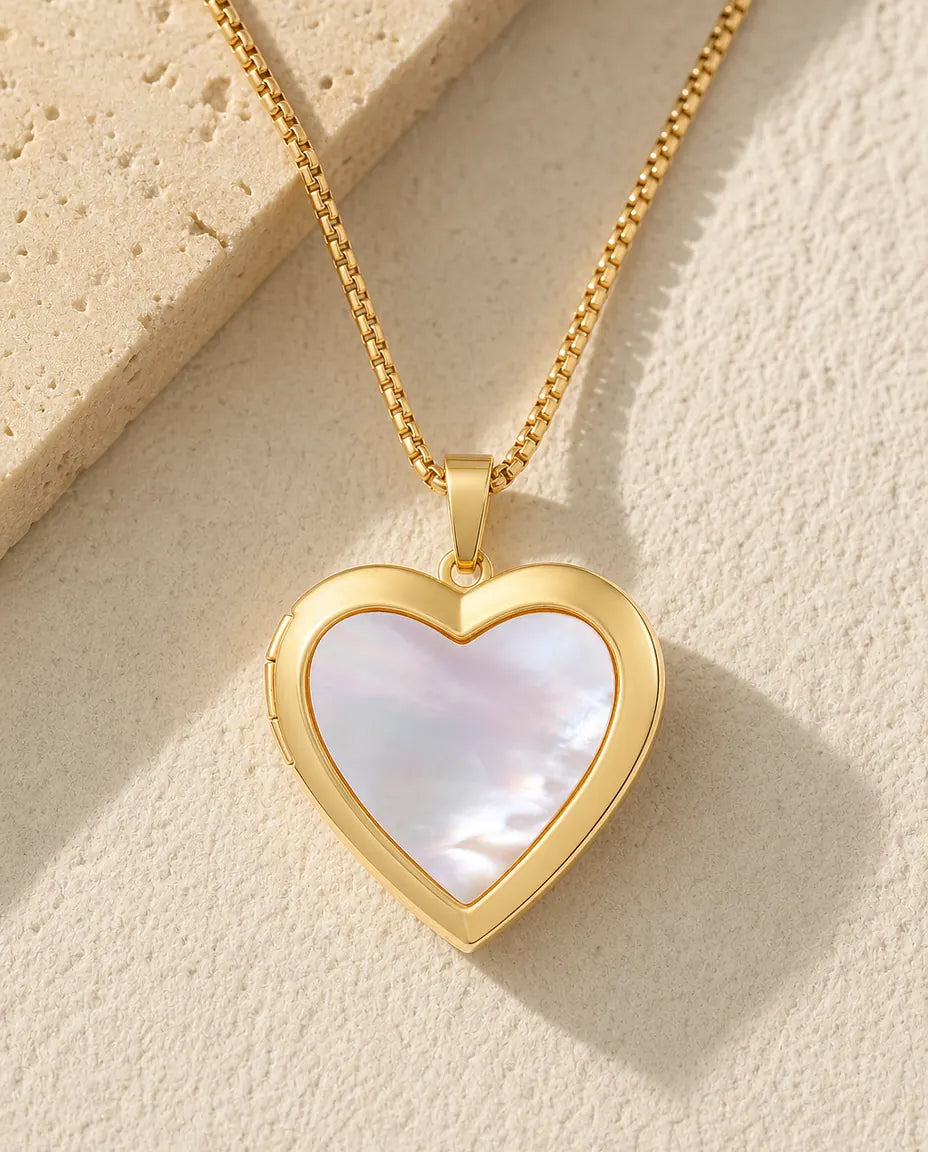 Collana Portafoto Cuore in Madreperla per 2 Foto, Ciondolo Apribile Placcato Oro, Regalo Personalizzato