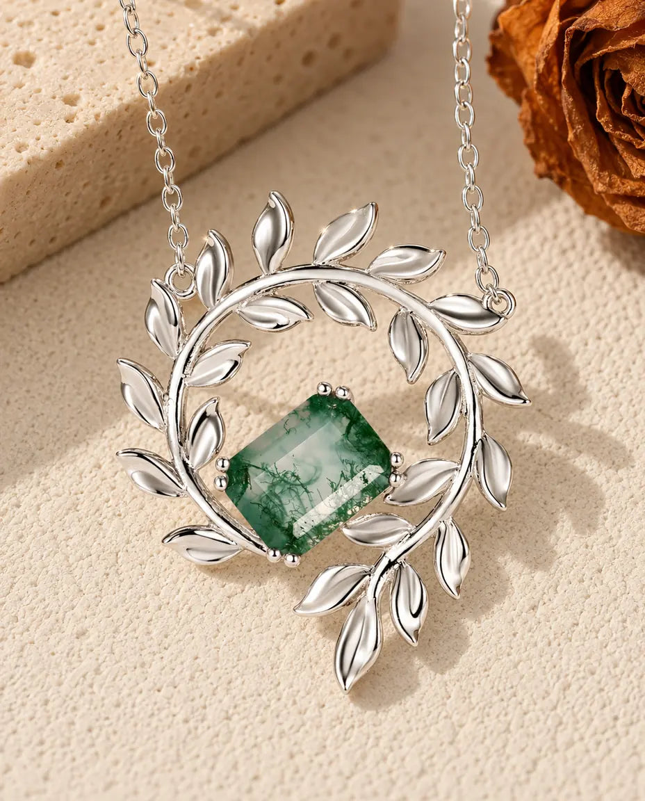 Collana Agata Muschiata Taglio Smeraldo in Corona di Foglie - vista frontale