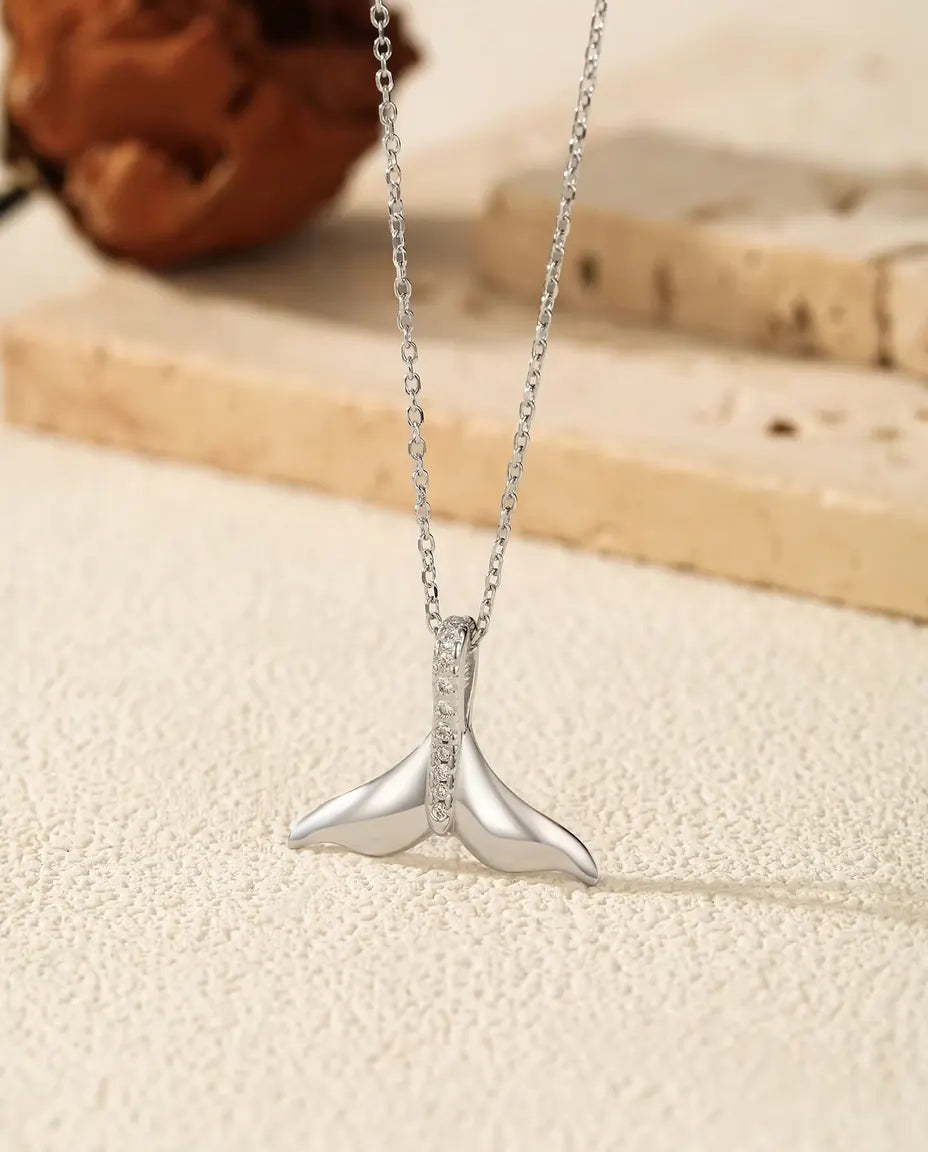 Collana Coda di Balena - pinna in argento lucido con appiccagnolo pavé, catena 40+5 cm, argento 925