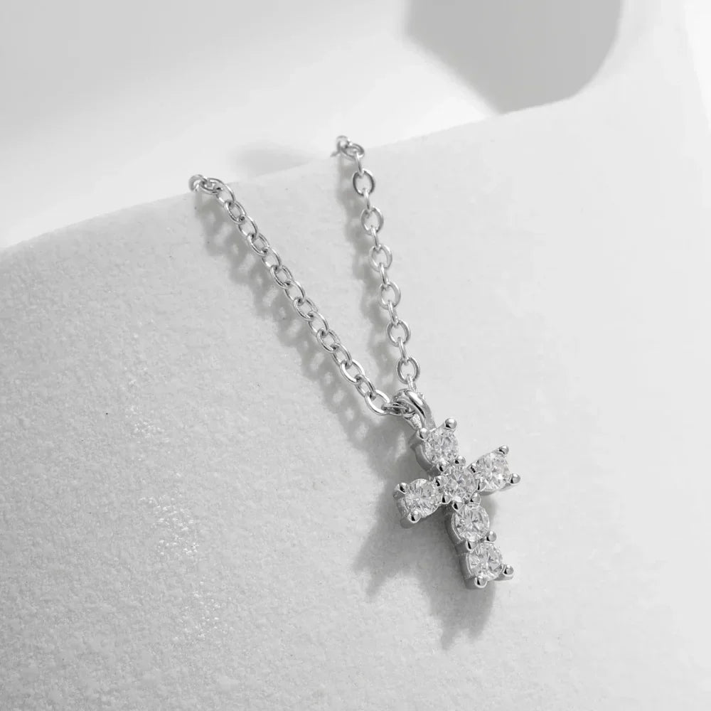 Collana Croce con Moissanite – sei pietre colore D VVS1 in argento 925, con certificato GRA