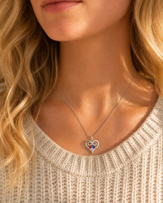 Collana Personalizzata Cuore Infinito - indossato da una modella