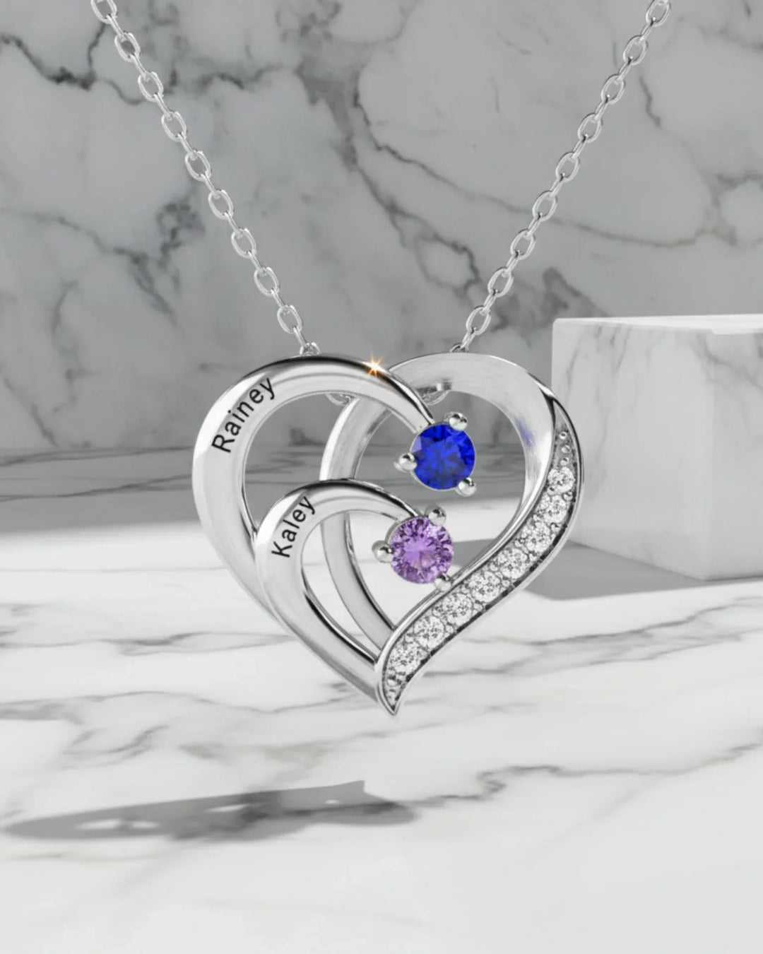 Collana di Coppia in Argento 925 – Due Cuori Intrecciati con Nomi Incisi e Pietre di Nascita