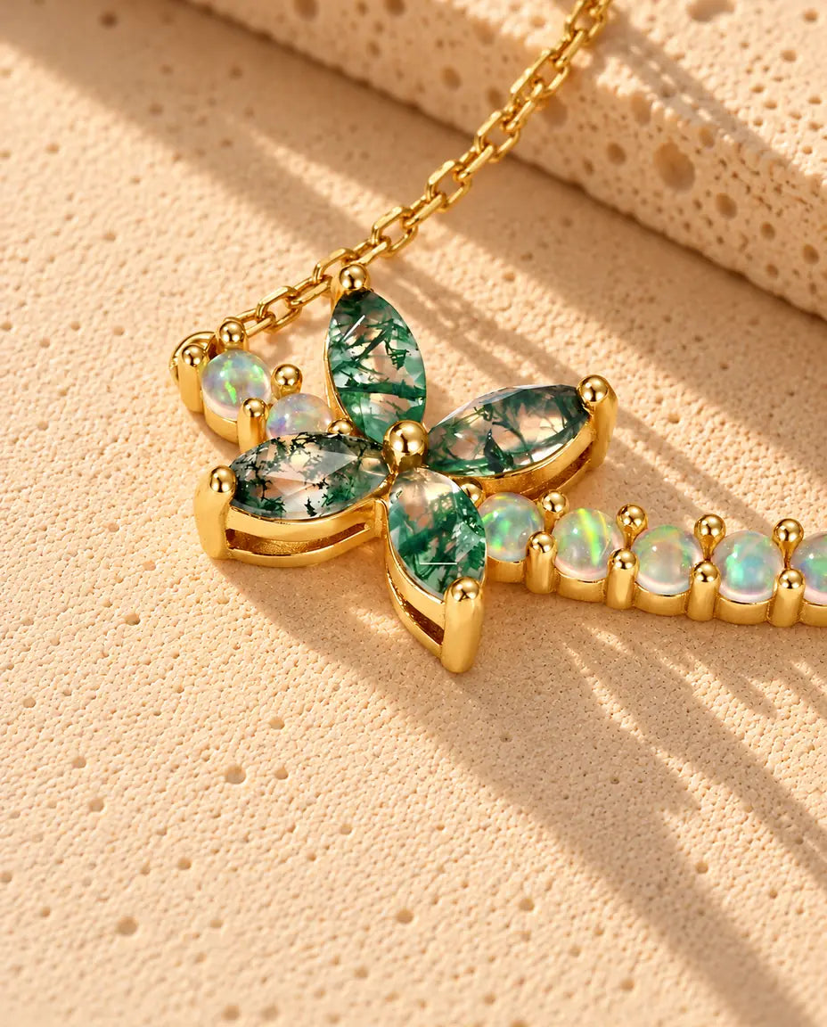 Collana Fiore Agata Muschiata in Argento 925 Placcato Oro - primo piano dell’agata muschiata e della sua montatura