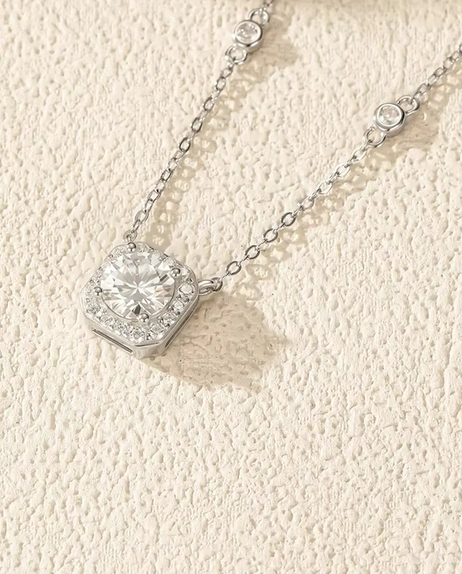 Collana in Moissanite 1 carato - pendente con alone a cuscino e catena con zirconi, colore D VVS1, argento 925