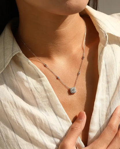Collana in Moissanite 1 carato - pendente con alone a cuscino e catena con zirconi, colore D VVS1, argento 925