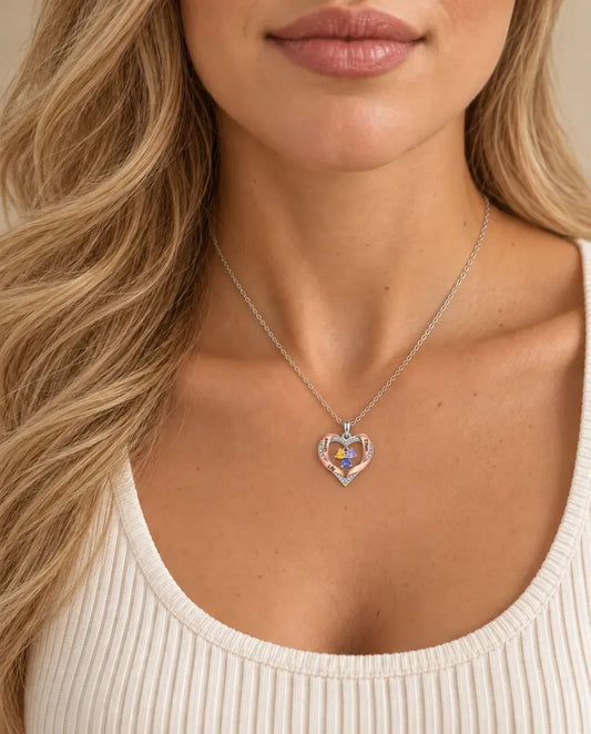 Collana Personalizzata Cuore Famiglia - indossato da una modella